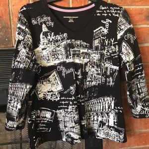 faux painted v-neck, Bk&white Venice city scene